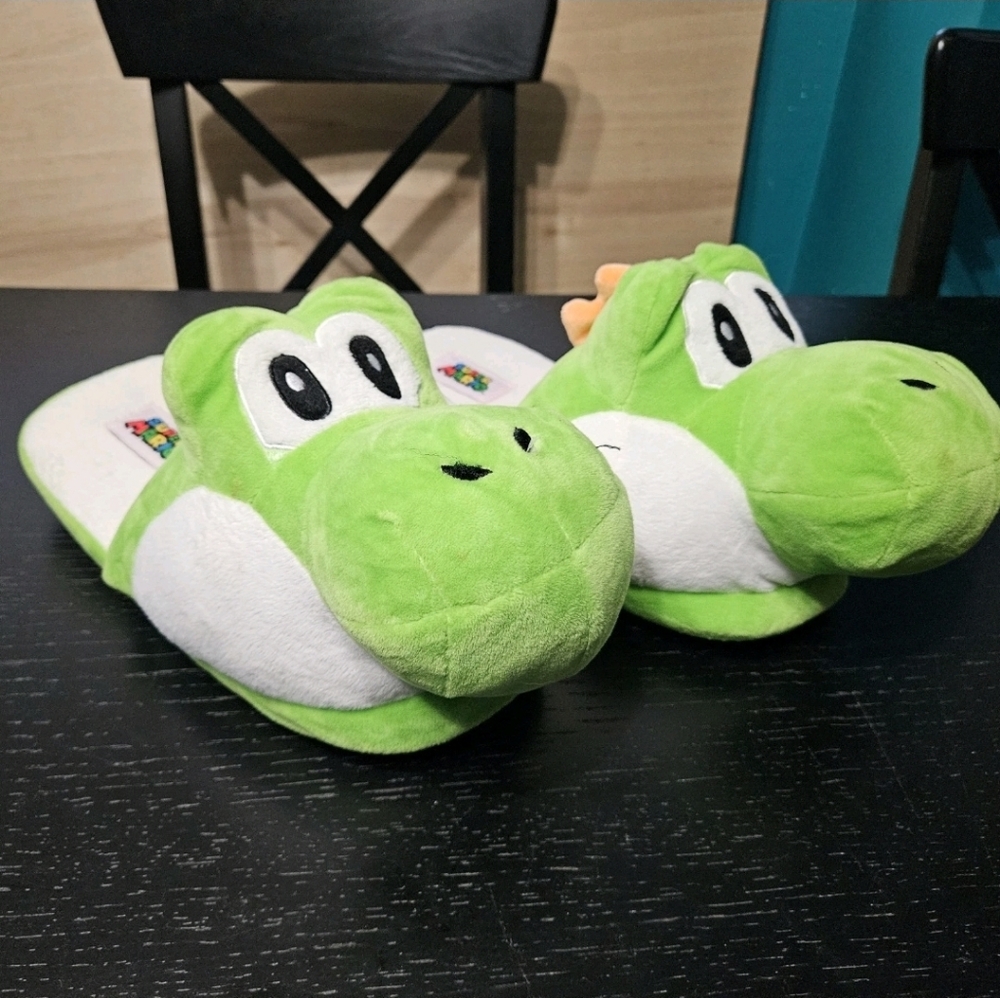 Super Mario Yoshi Character Slippers Large Open Heel 2016 Bioworld